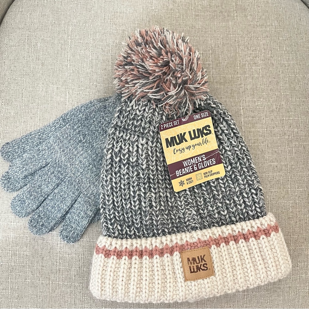 Muk Luks Womens Winter Beanie Pom Pom Hat and Gloves Set Snow Ski NWT